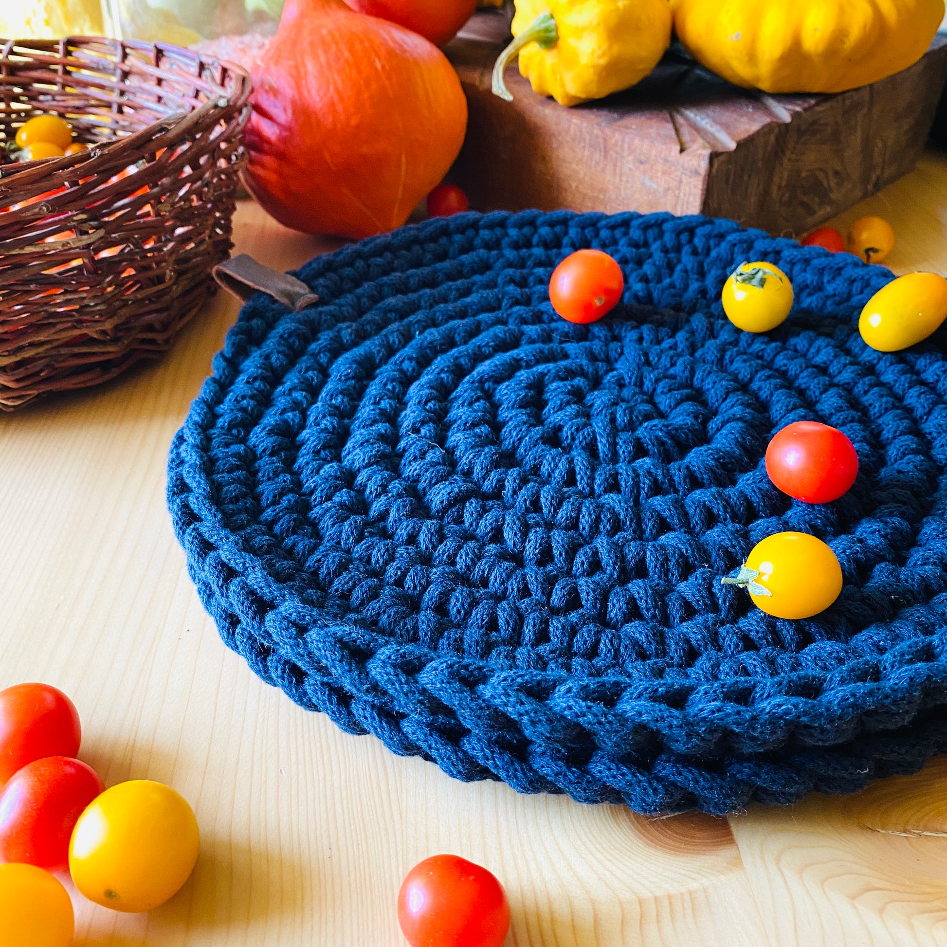 blue round crochet placemats