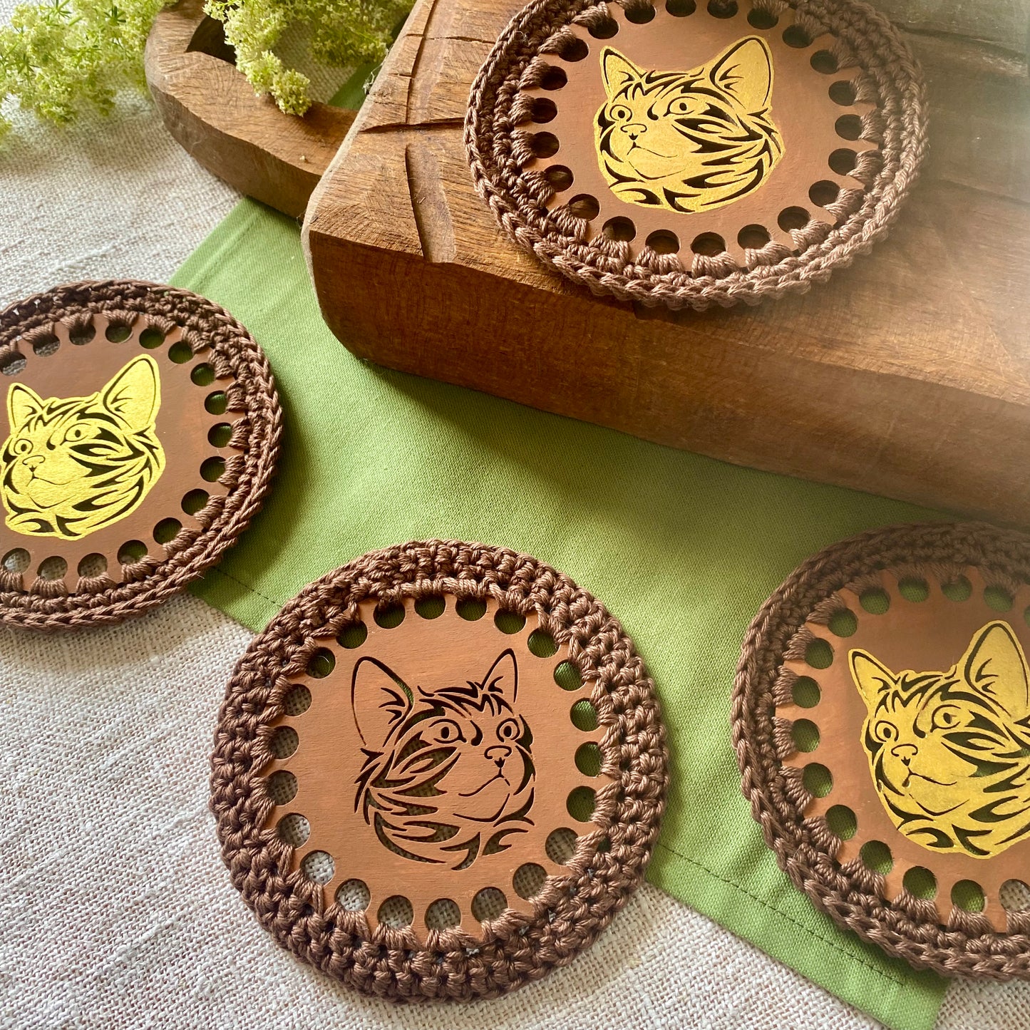 Wooden Gold Cat Coaster - Gift for Cat Lovers - First Home Gift - Kitchen Table Decor - Housewarming Gift - Wedding Gift Idea