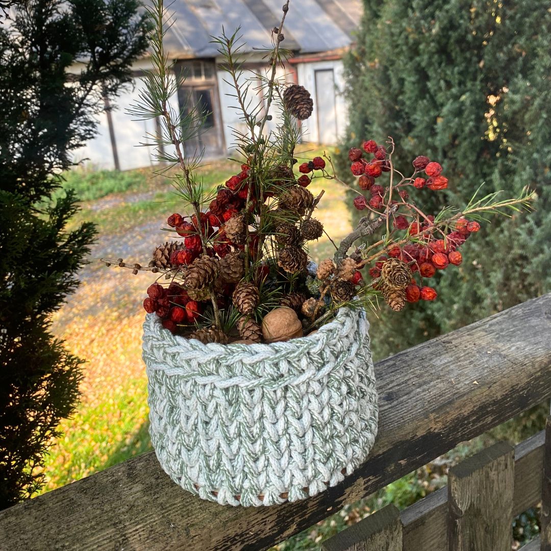 Crochet Basket Green and Cream