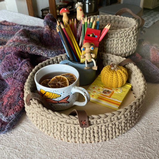 Crochet sand beige tray with leather handles