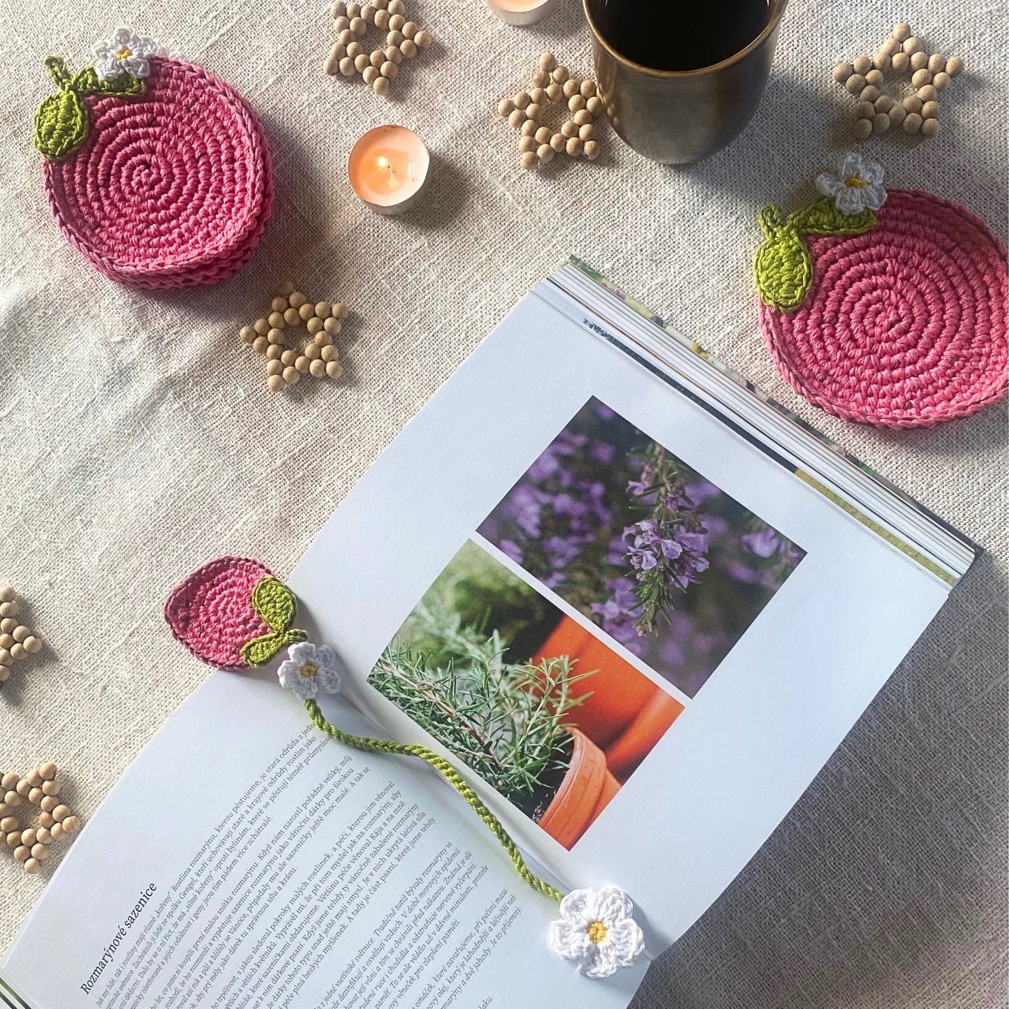 Strawberry Christmas Gift Box - Crochet Strawberry Coaster - Crochet Strawberry Bookmark - Christmas Ornament Star