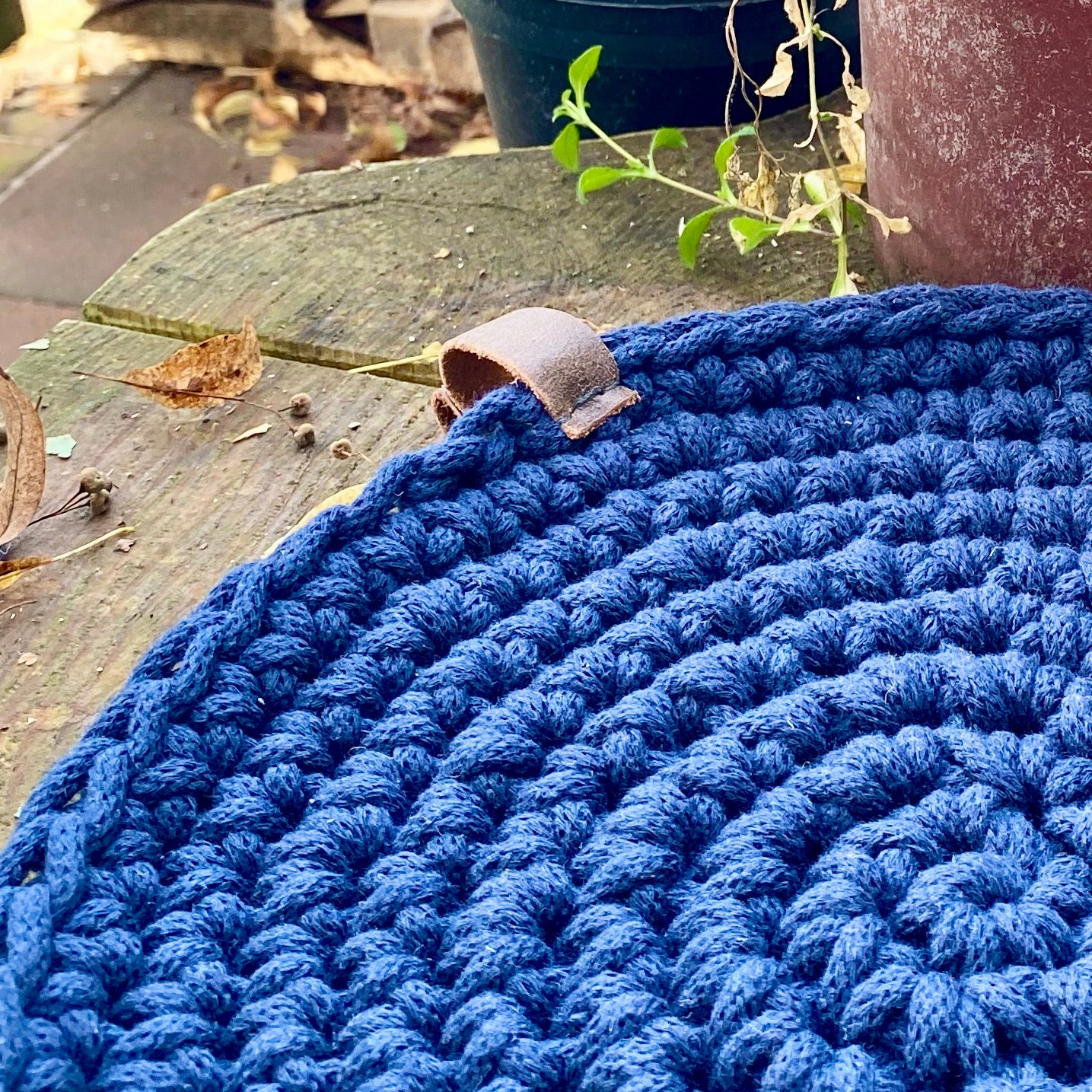 round placemat with loop