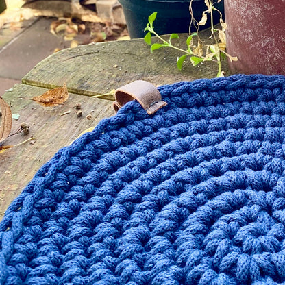 round placemat with loop